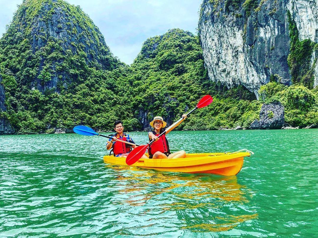 cheo-thuyen-kayak-kham-pha-hang-luon